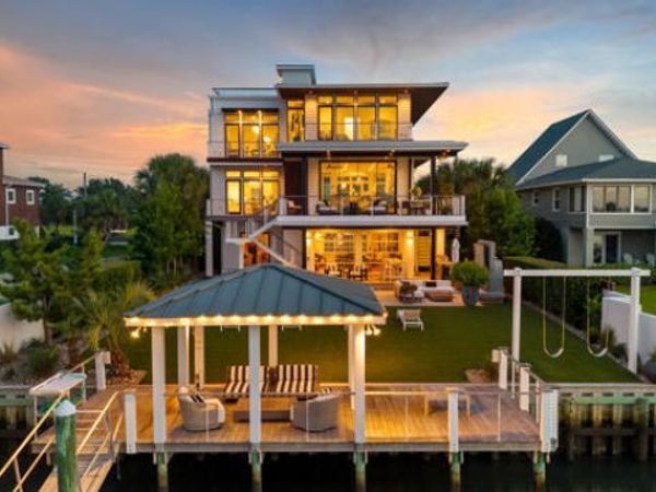 20 Pelican Drive, Wrightsville Beach, NC 28480