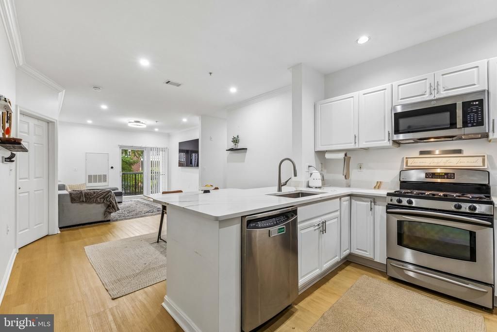 11373 Aristotle Drive, Unit 9-109, Fairfax, VA 22030 Main Photo