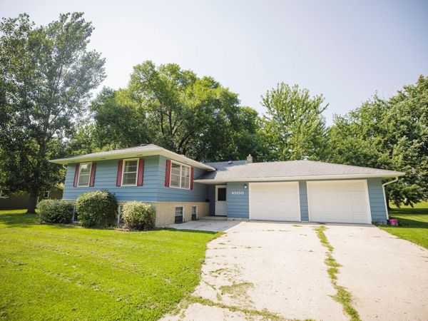 1000 W 4th Street, Morris, MN 56267