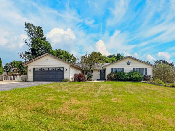 9289 Old Towne Court, ROSCOE, IL 61073