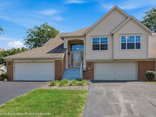 30W015 Juniper Court , Unit 30W015, Warrenville, IL 60555