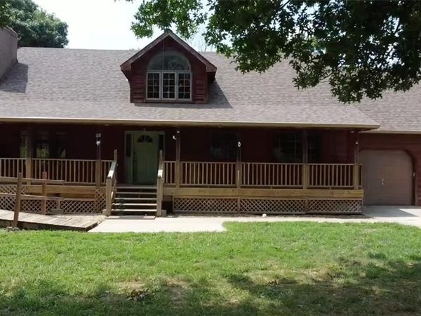 7935 Kiowa Road, Oskaloosa, KS 66066