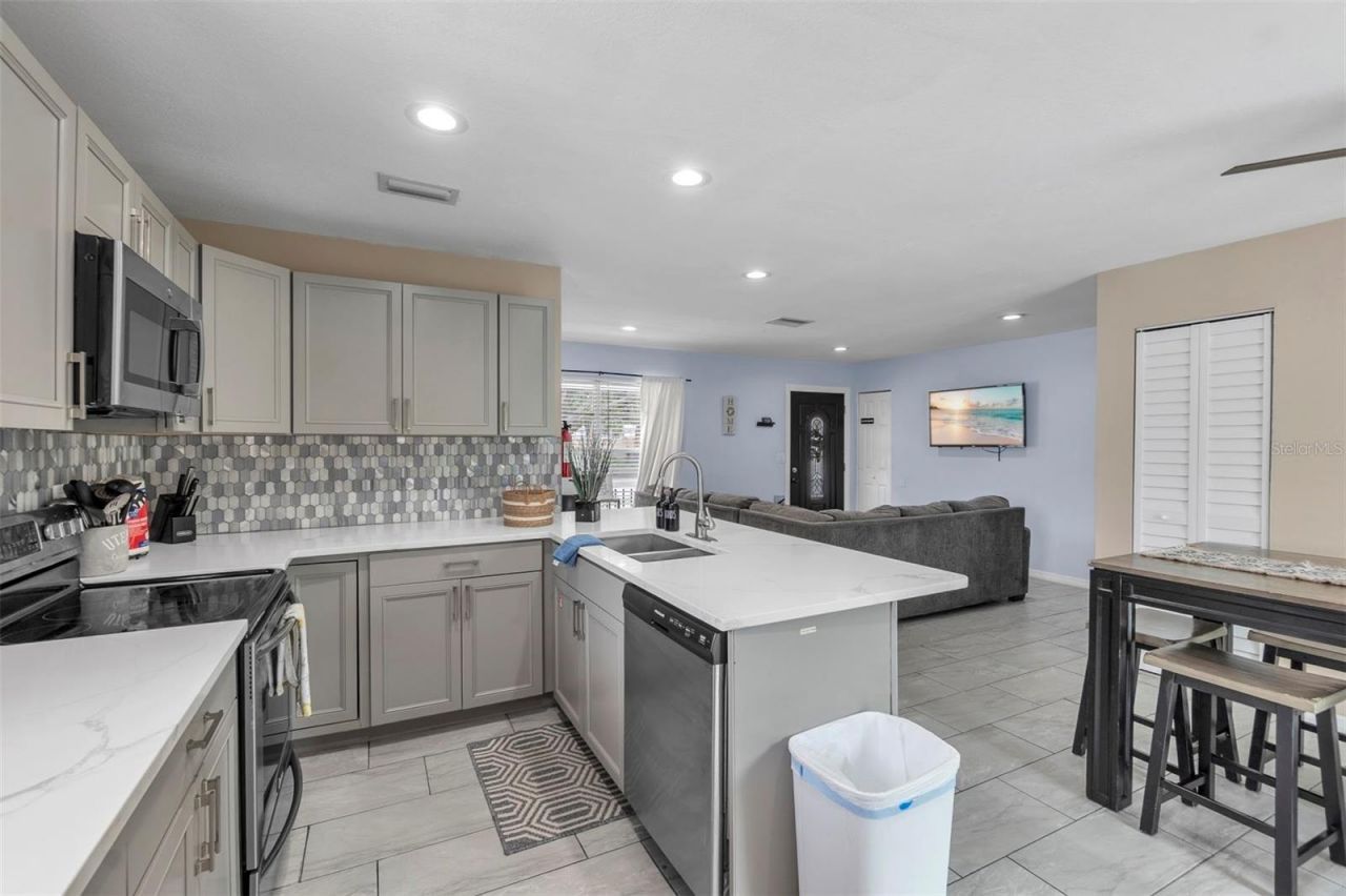 2714 42nd Street W, Bradenton, FL 34205 Photo