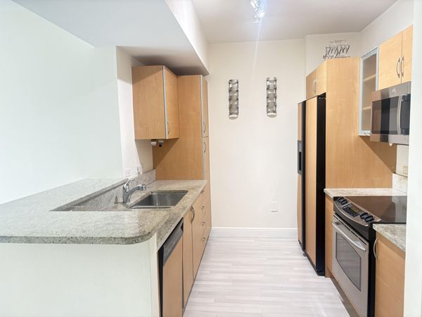2775 NE 187th Street, Unit 325, Miami, FL 33180