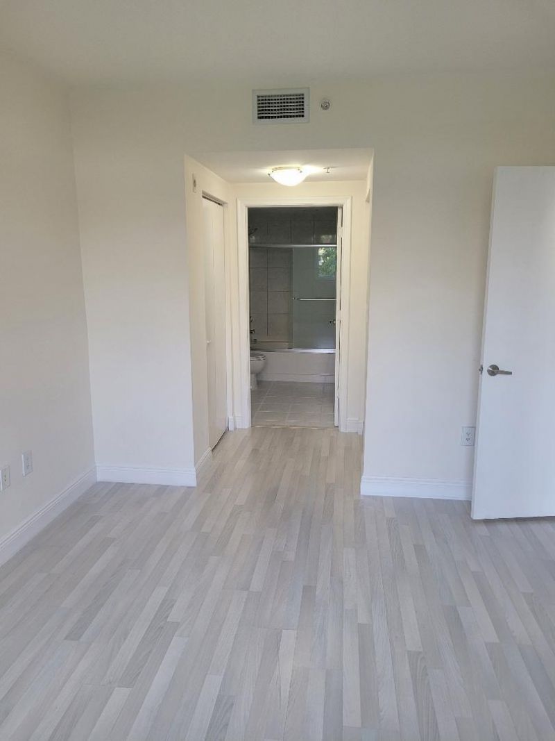 2775 NE 187th Street, Unit 325, Miami, FL 33180 Photo