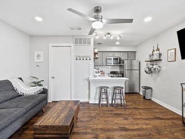 3121 Sondra Drive , Unit 304, Fort Worth, TX 76107