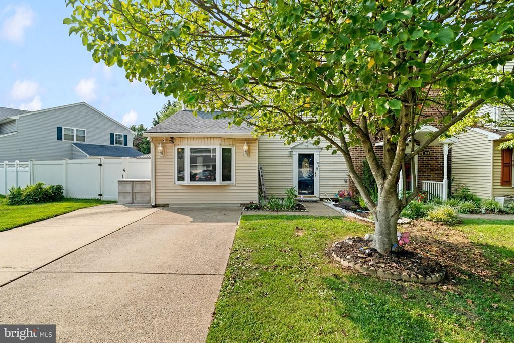 106 WINFIELD COURT, FAIRLESS HILLS, PA 19030