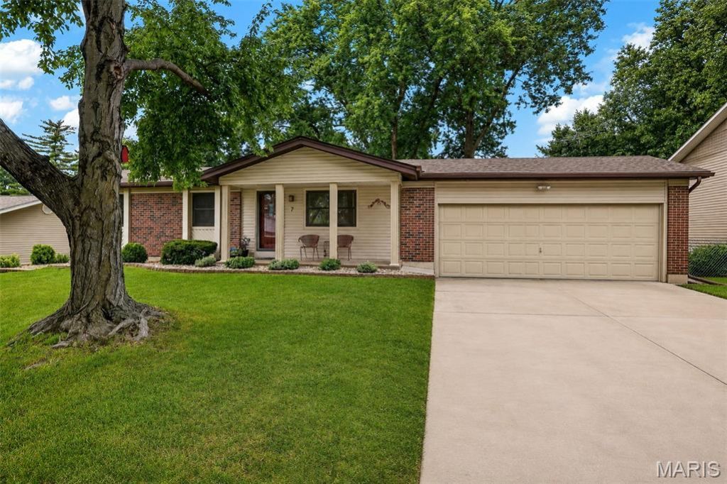 7 Park Charles Boulevard N, Saint Peters, MO 63376 Main Photo