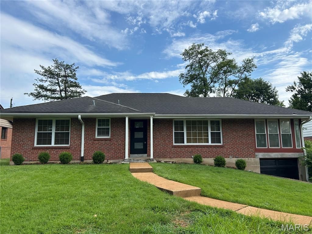 8104 Edinburgh Drive, Clayton, MO 63105 Main Photo