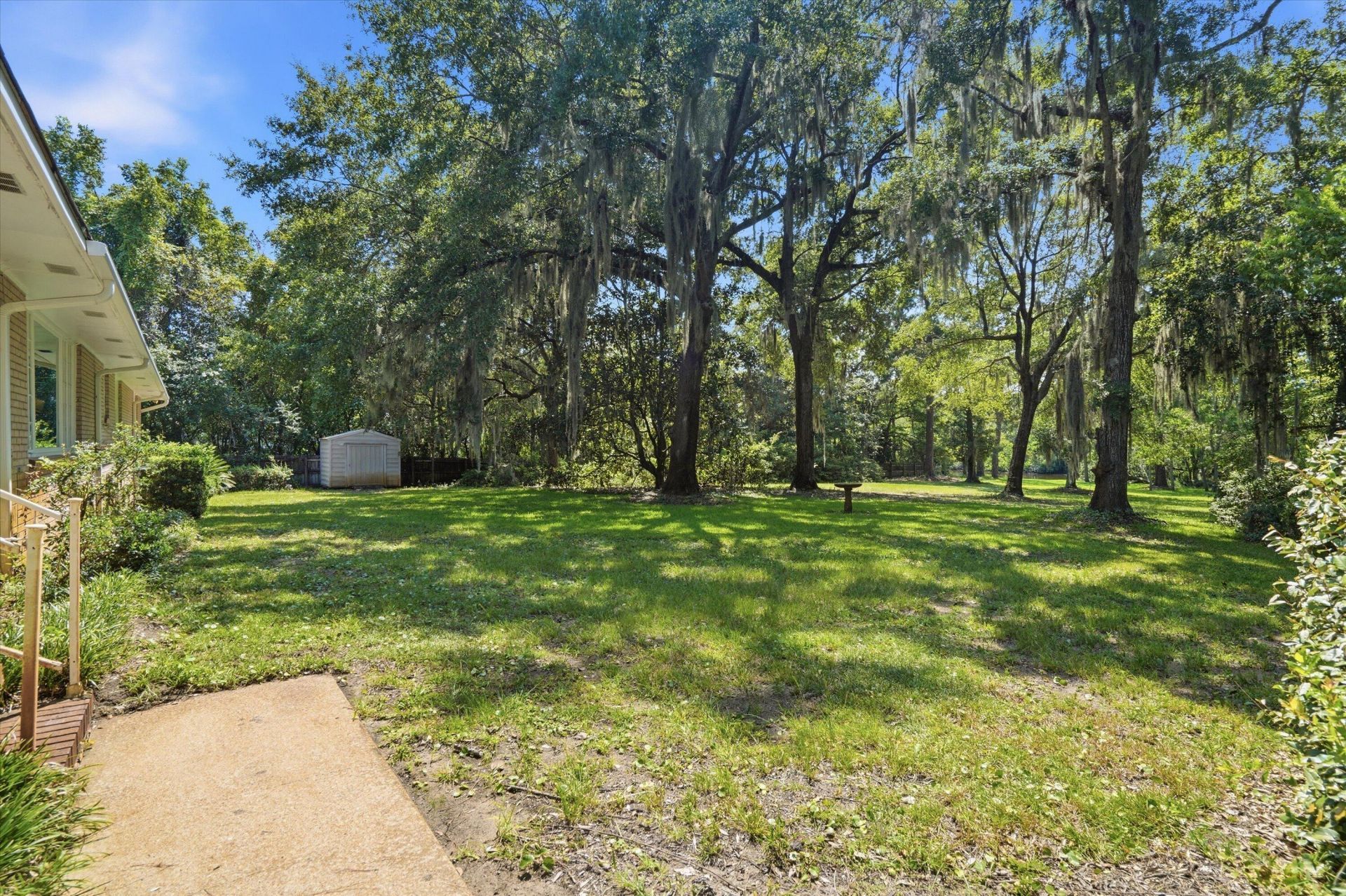 860 N Shem Drive Photo 33