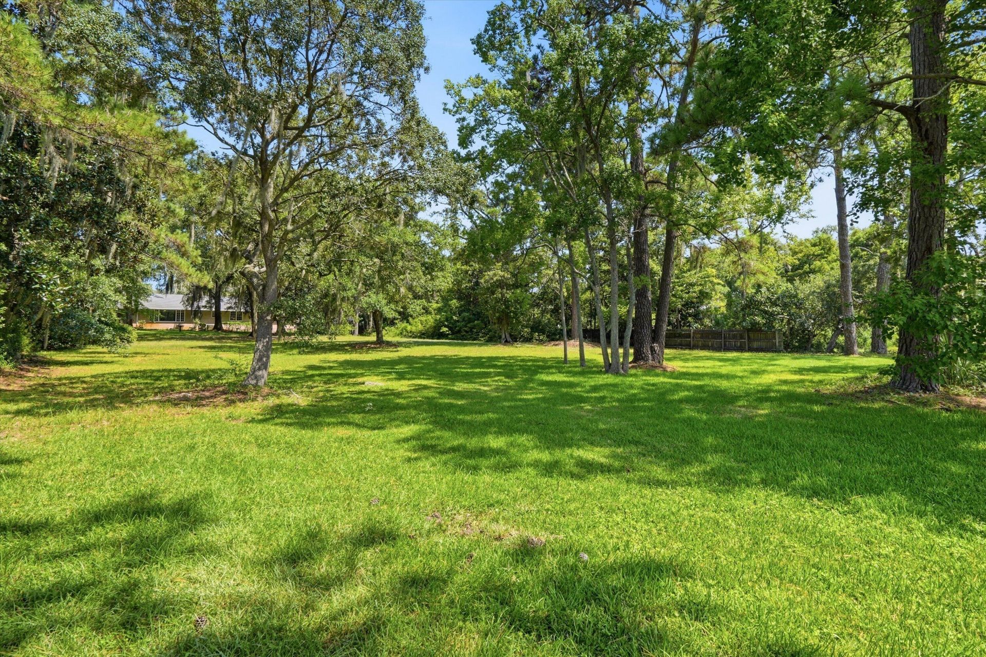 860 N Shem Drive Photo 37