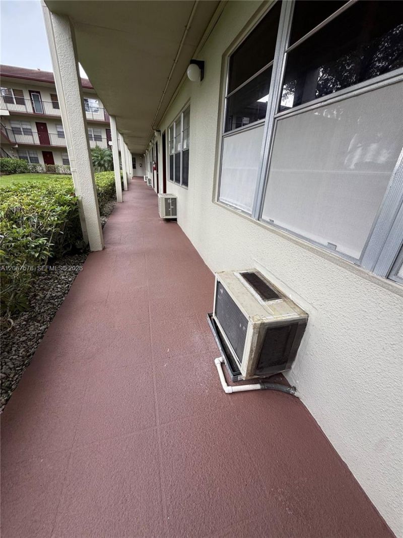 150 150 SW 134th Way, Unit R109, Pembroke Pines, FL 33027 Photo