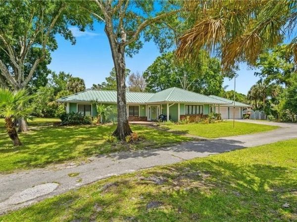 480 38TH Court, Vero Beach, FL 32968