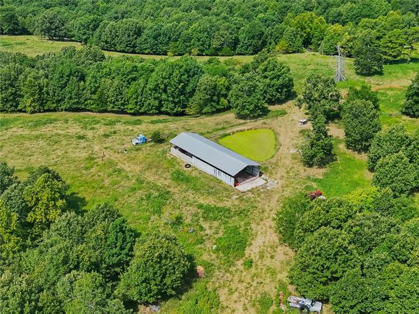E 740 Road , Stilwell, OK 74960