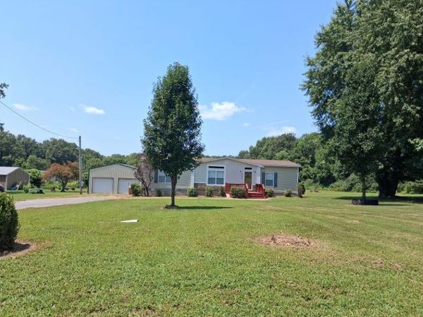2559 Orient Road, West Frankfort, IL 62896