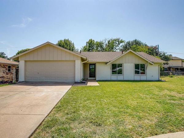 7017 Betsy Ross Court , Watauga, TX 76148