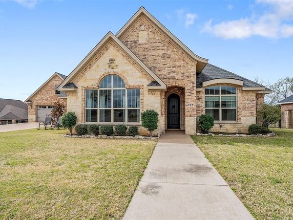 404 Corrigan Trails Boulevard , Lindale, TX 75771