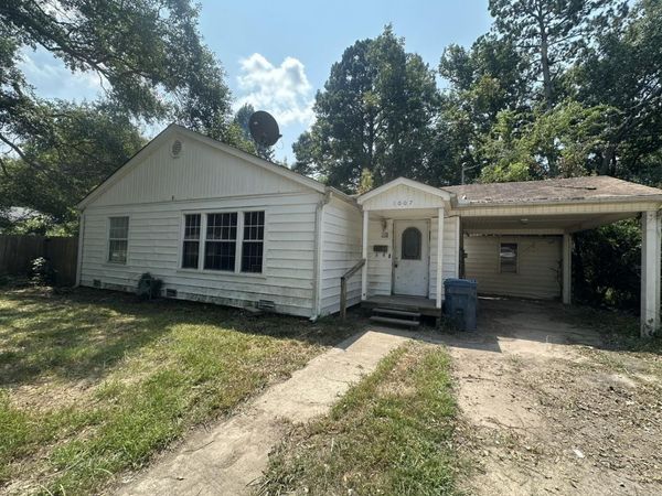 1007 E Sullenberger Avenue , Malvern, AR 72104