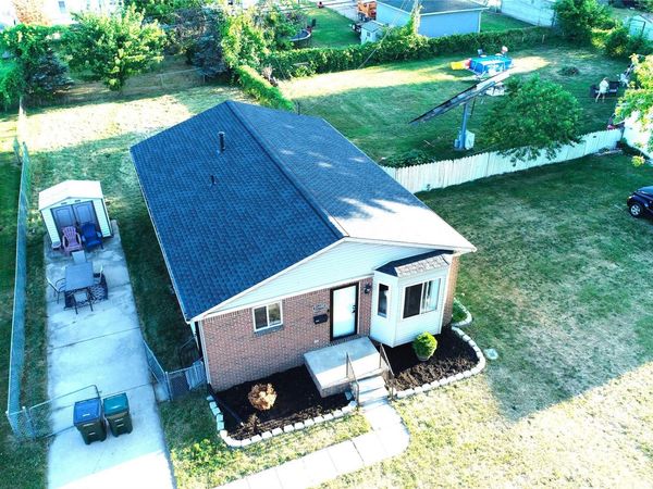22100 Pleasant Street, St Clair Shores, Mi 48080