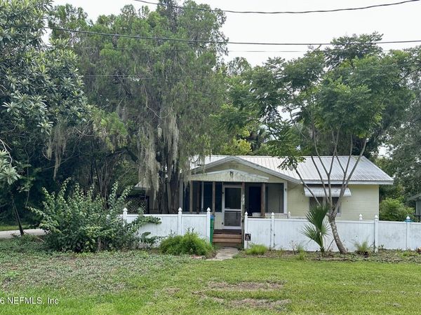 414 CHESTNUT Street, Crescent City, FL 32112