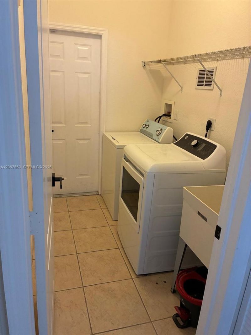 8205 NW 116th Ave, Doral, FL 33178 Photo