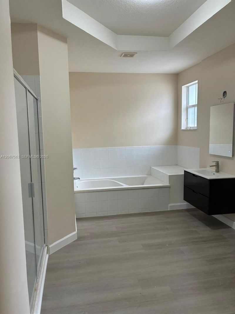 8205 NW 116th Ave, Doral, FL 33178 Photo