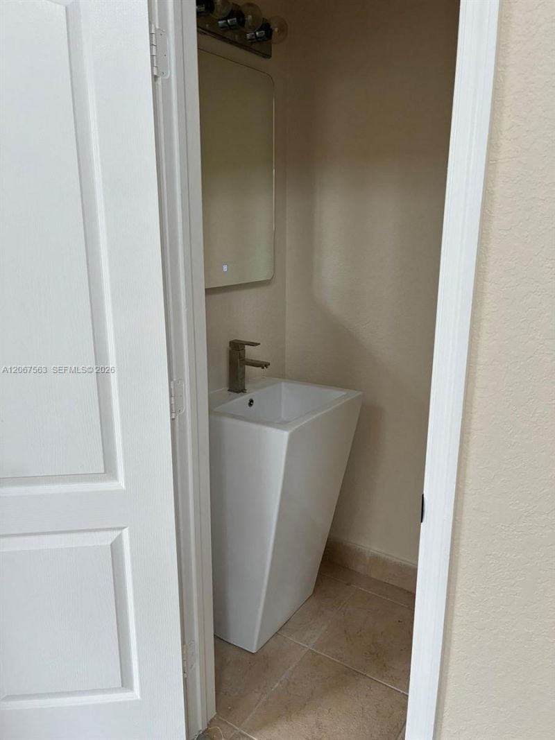 8205 NW 116th Ave, Doral, FL 33178 Photo