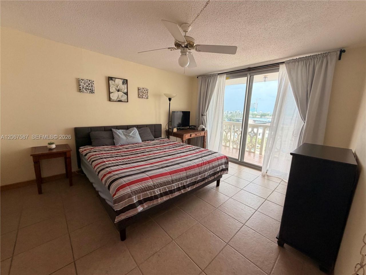 1825 S Ocean Dr , Unit 607, Hallandale Beach, FL 33009 Photo