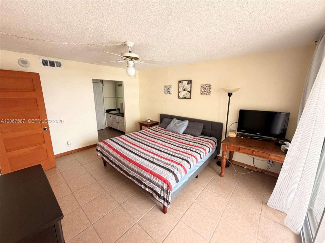 1825 S Ocean Dr , Unit 607, Hallandale Beach, FL 33009 Photo