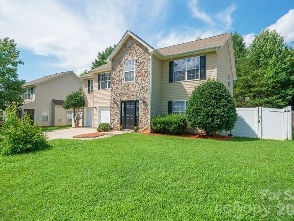 2646 Amber Crest Drive , Gastonia, NC 28052