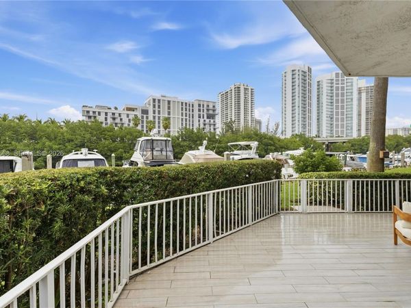 3500 Mystic Pointe Dr , Unit 104, Aventura, FL 33180