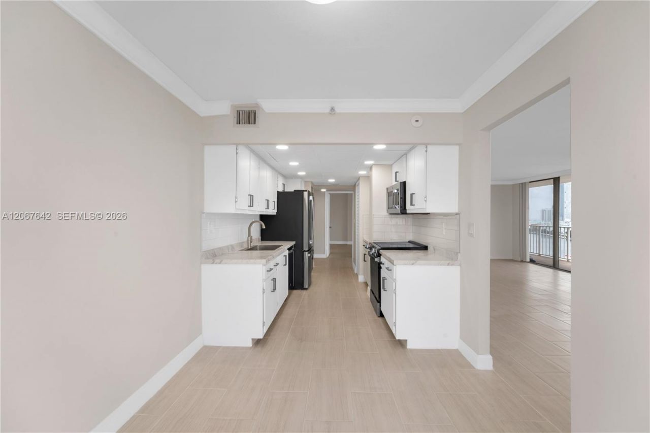 290 174th St, Unit 1519, Sunny Isles Beach, FL 33160 Photo