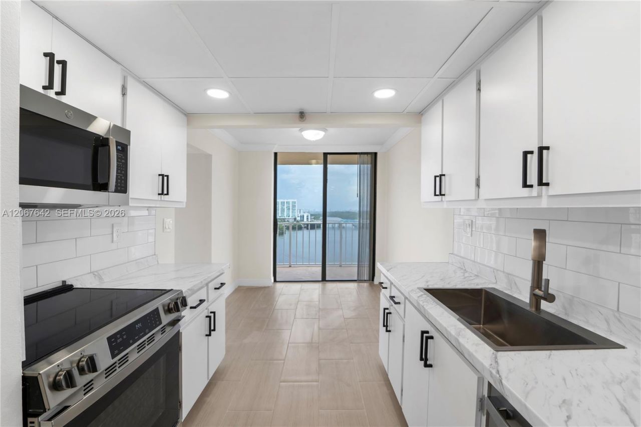 290 174th St, Unit 1519, Sunny Isles Beach, FL 33160 Photo