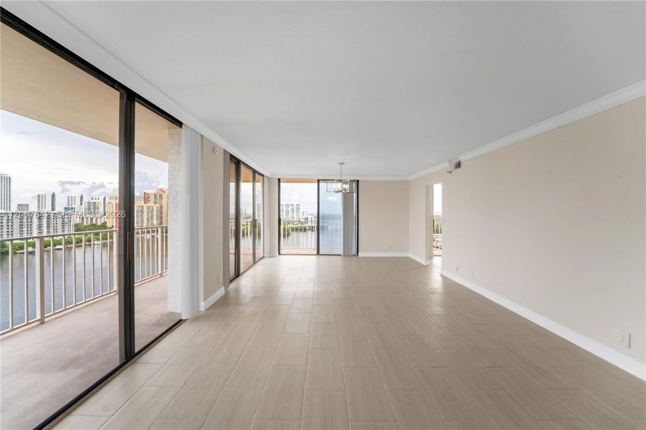 290 174th St, Unit 1519, Sunny Isles Beach, FL 33160 Photo