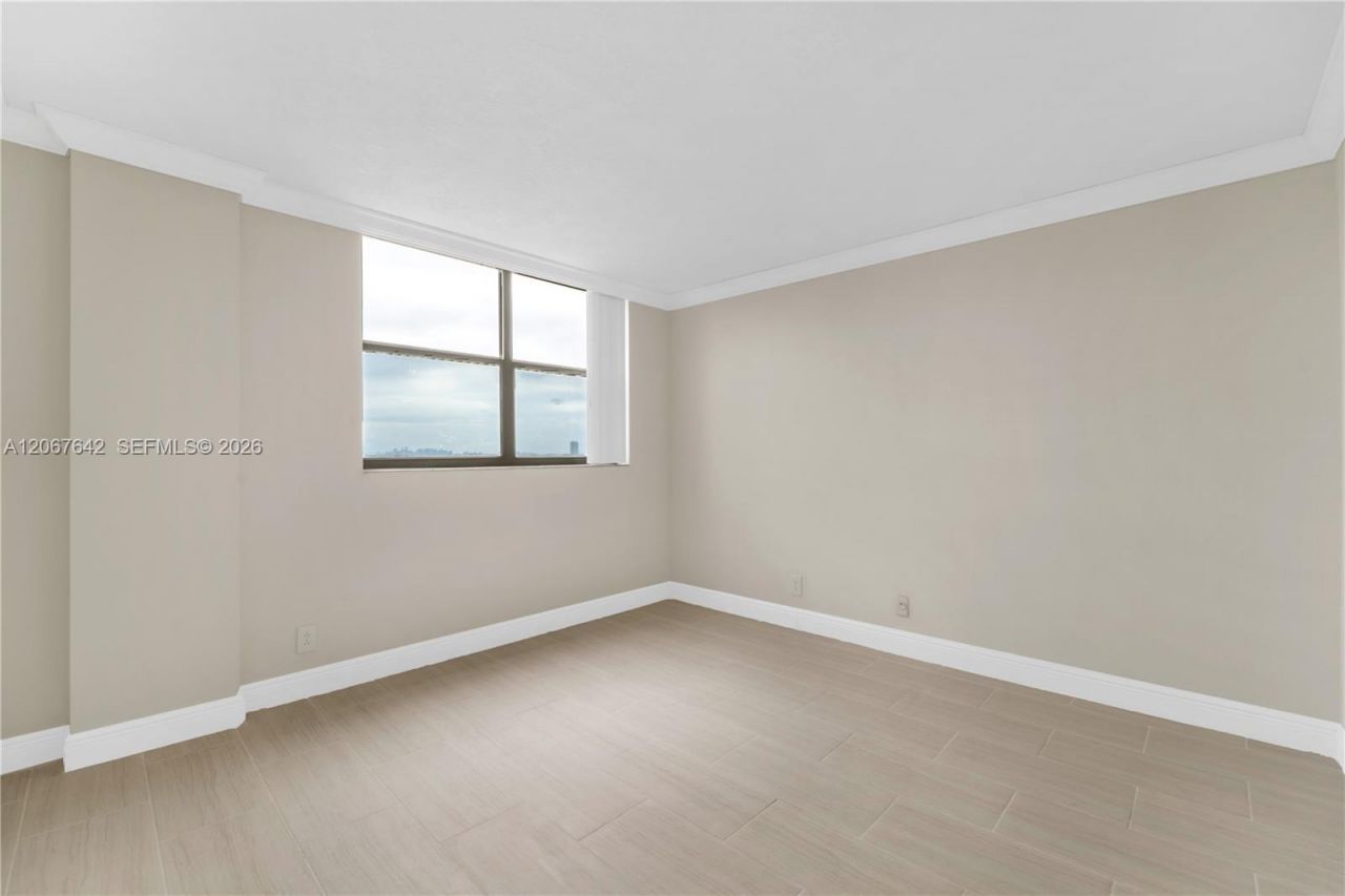 290 174th St, Unit 1519, Sunny Isles Beach, FL 33160 Photo