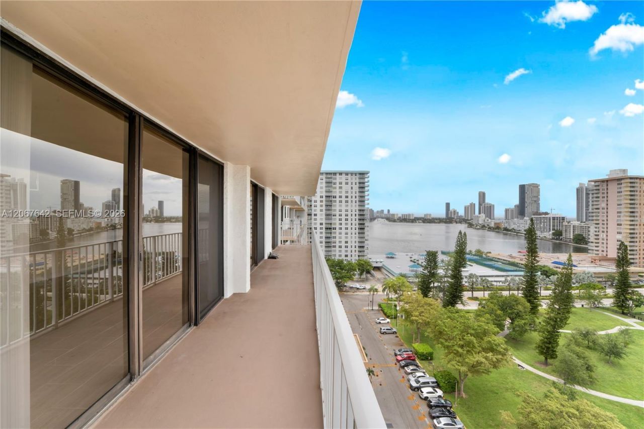 290 174th St, Unit 1519, Sunny Isles Beach, FL 33160 Photo