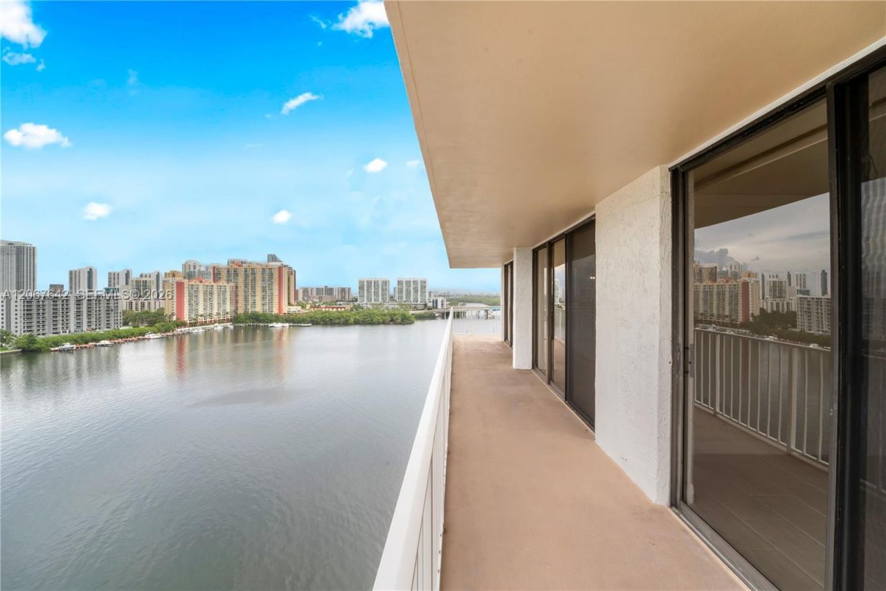 290 174th St, Unit 1519, Sunny Isles Beach, FL 33160 Photo