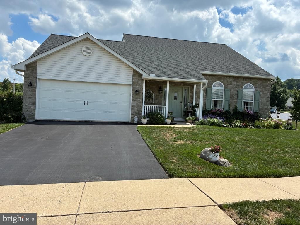 2401 JOHN HENRY DRIVE, SINKING SPRING, PA 19608