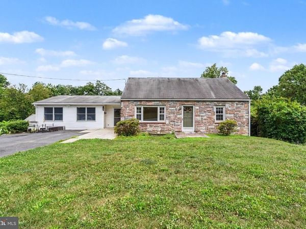 922 VALLEY ROAD, ENOLA, PA 17025