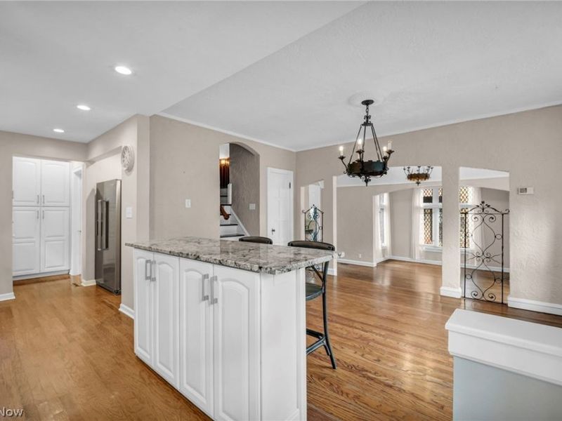 2717 Derbyshire Road, Cleveland Heights, OH 44106 Photo 11