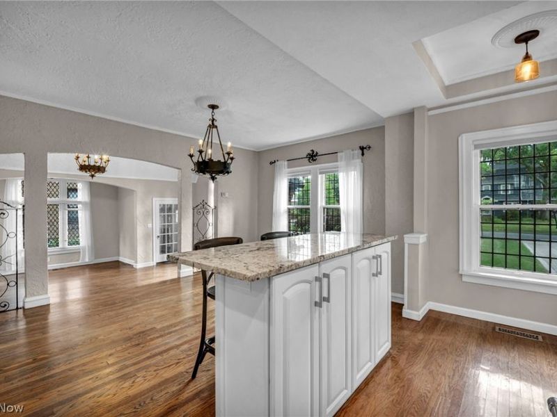 2717 Derbyshire Road, Cleveland Heights, OH 44106 Photo 14