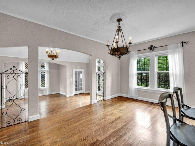 2717 Derbyshire Road, Cleveland Heights, OH 44106 Photo 19