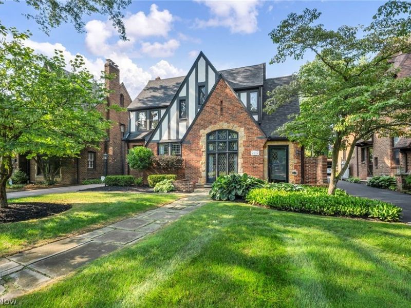 2717 Derbyshire Road, Cleveland Heights, OH 44106 Photo 2