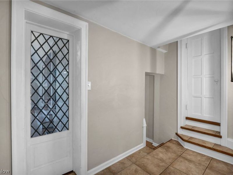 2717 Derbyshire Road, Cleveland Heights, OH 44106 Photo 7