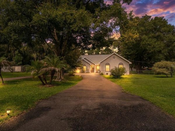 15370 APACHE DRIVE, THONOTOSASSA, FL 33592