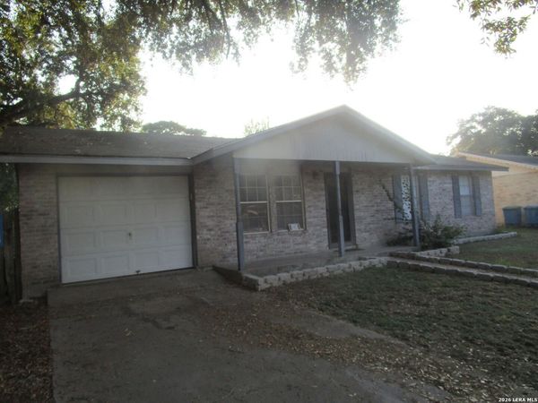 808 GARNER ST, Beeville, TX 78102