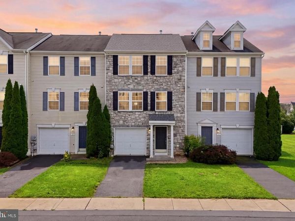 32 LOMBARD LANE, BUNKER HILL, WV 25413