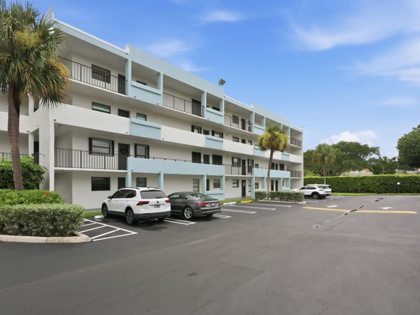 555 BANYAN TREE Lane E, Unit 410, Delray Beach, FL 33483
