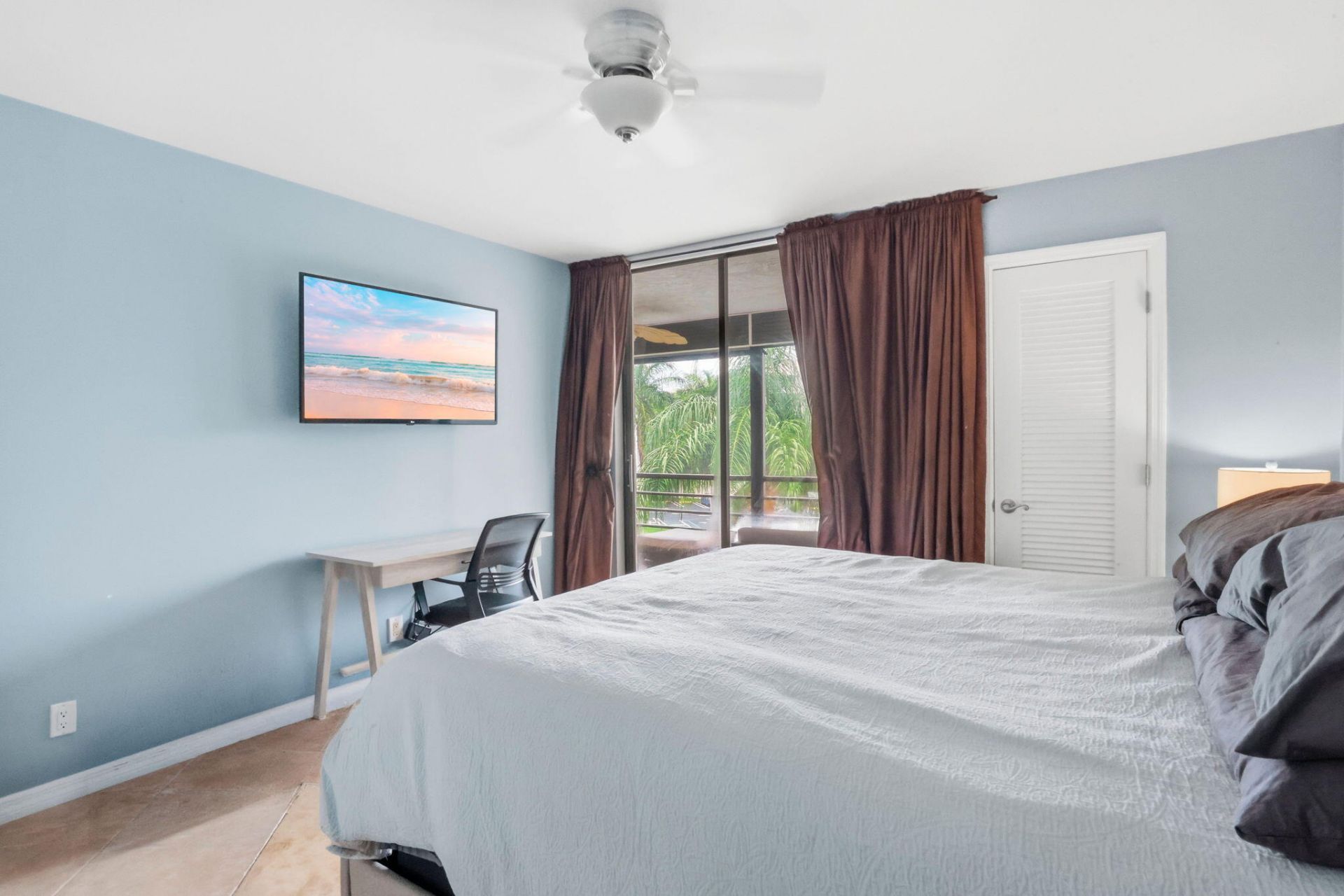 555 Banyan Tree Lane E, Unit 410, Delray Beach, FL 33483 Photo
