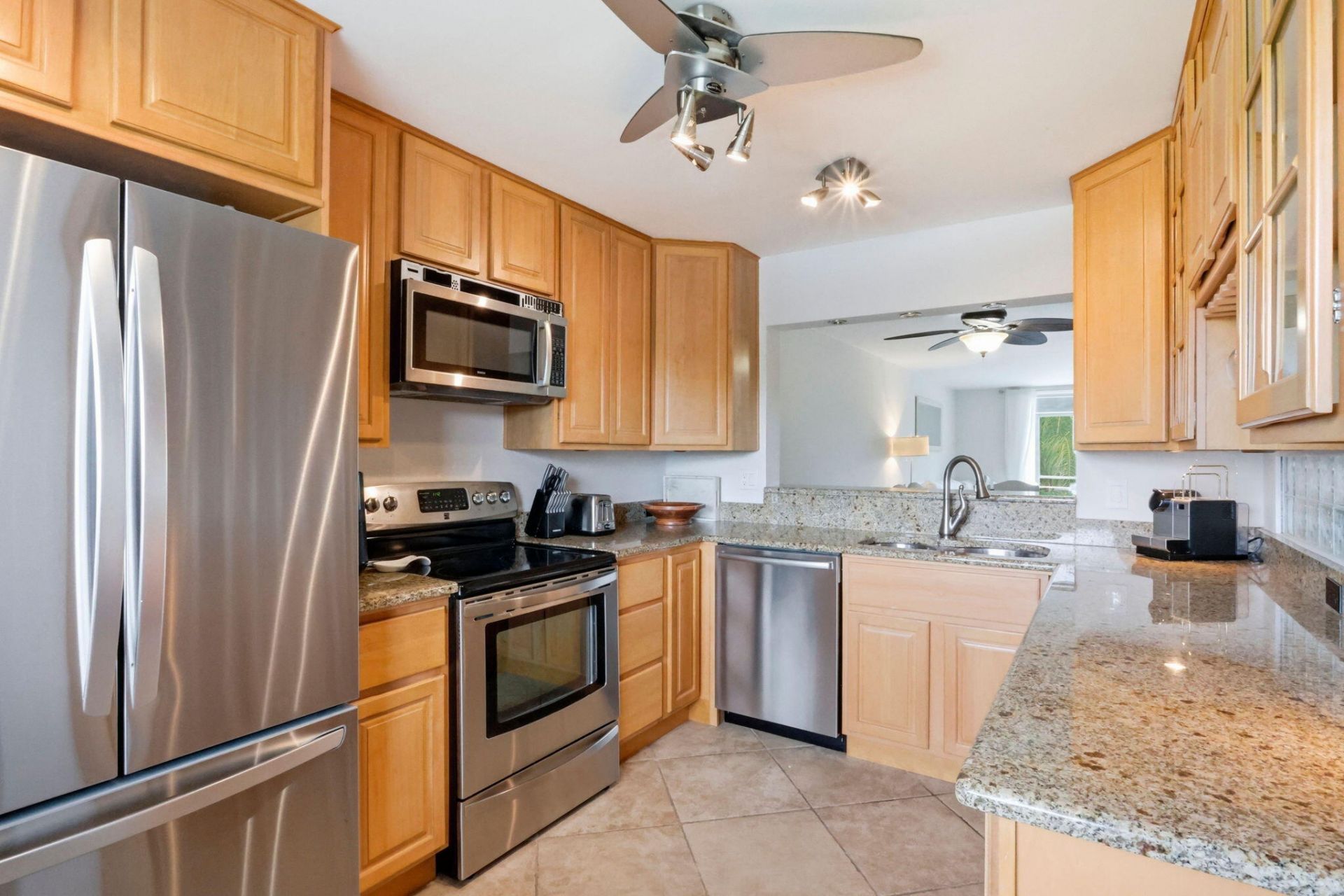555 Banyan Tree Lane E, Unit 410, Delray Beach, FL 33483 Photo